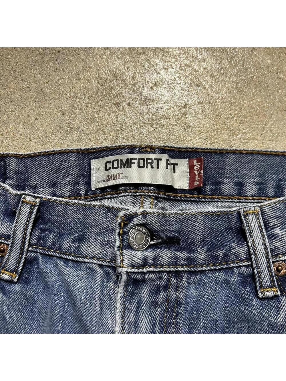 Vintage Y2K relaxed baggy fit Levi’s 560 jeans